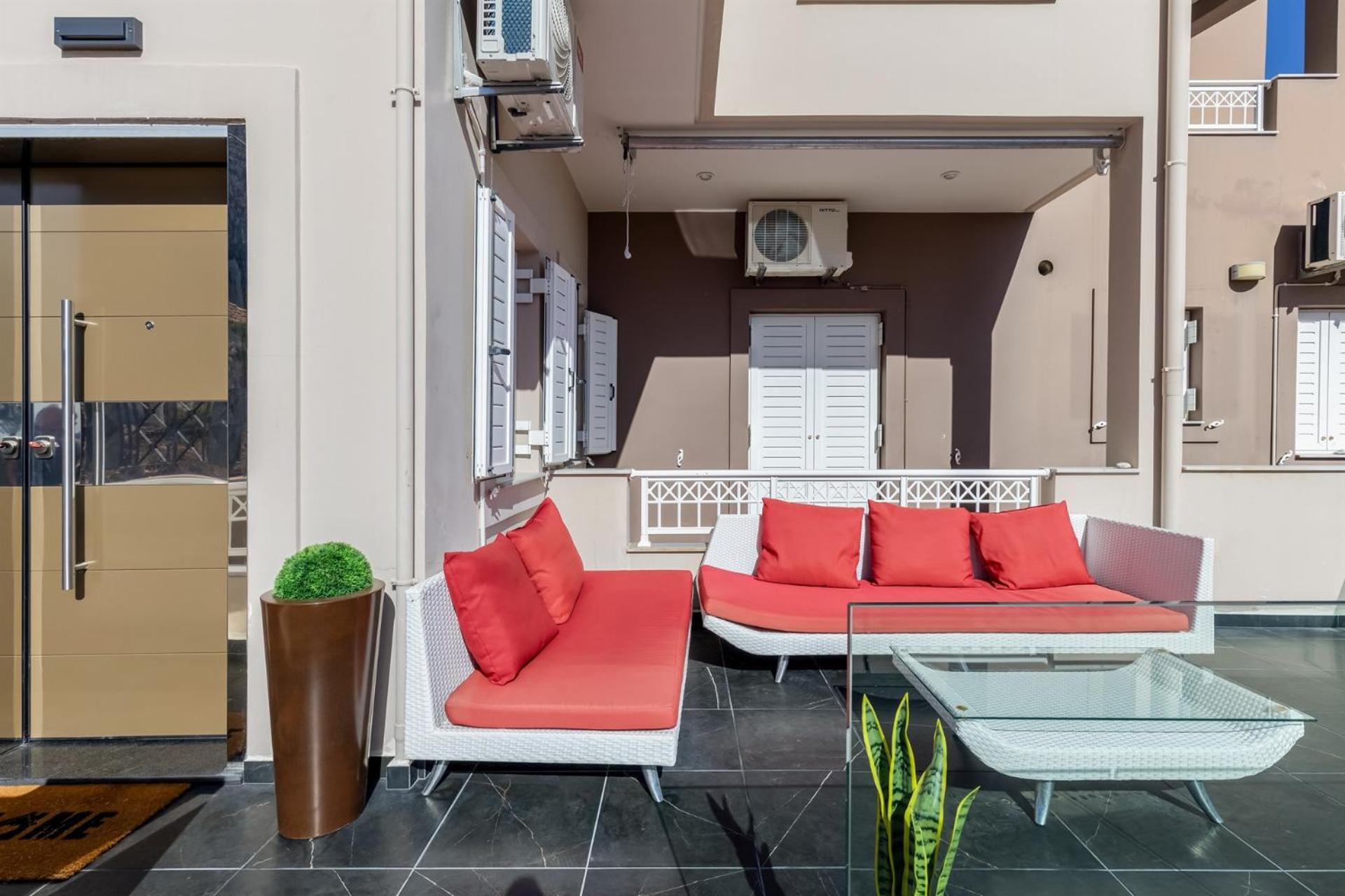 Vivian'S Luxury Suite Монемвазия Экстерьер фото