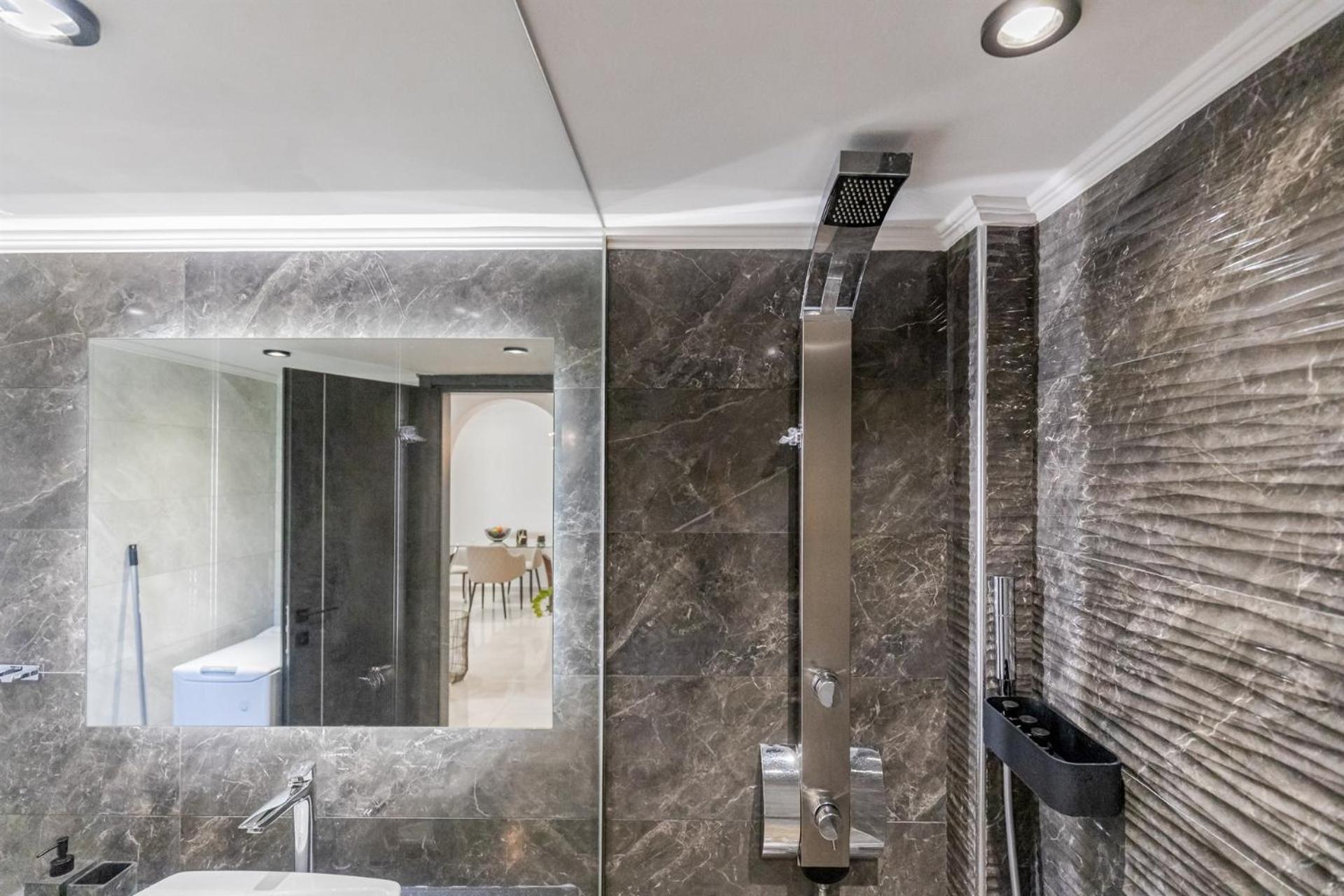 Vivian'S Luxury Suite Монемвазия Экстерьер фото