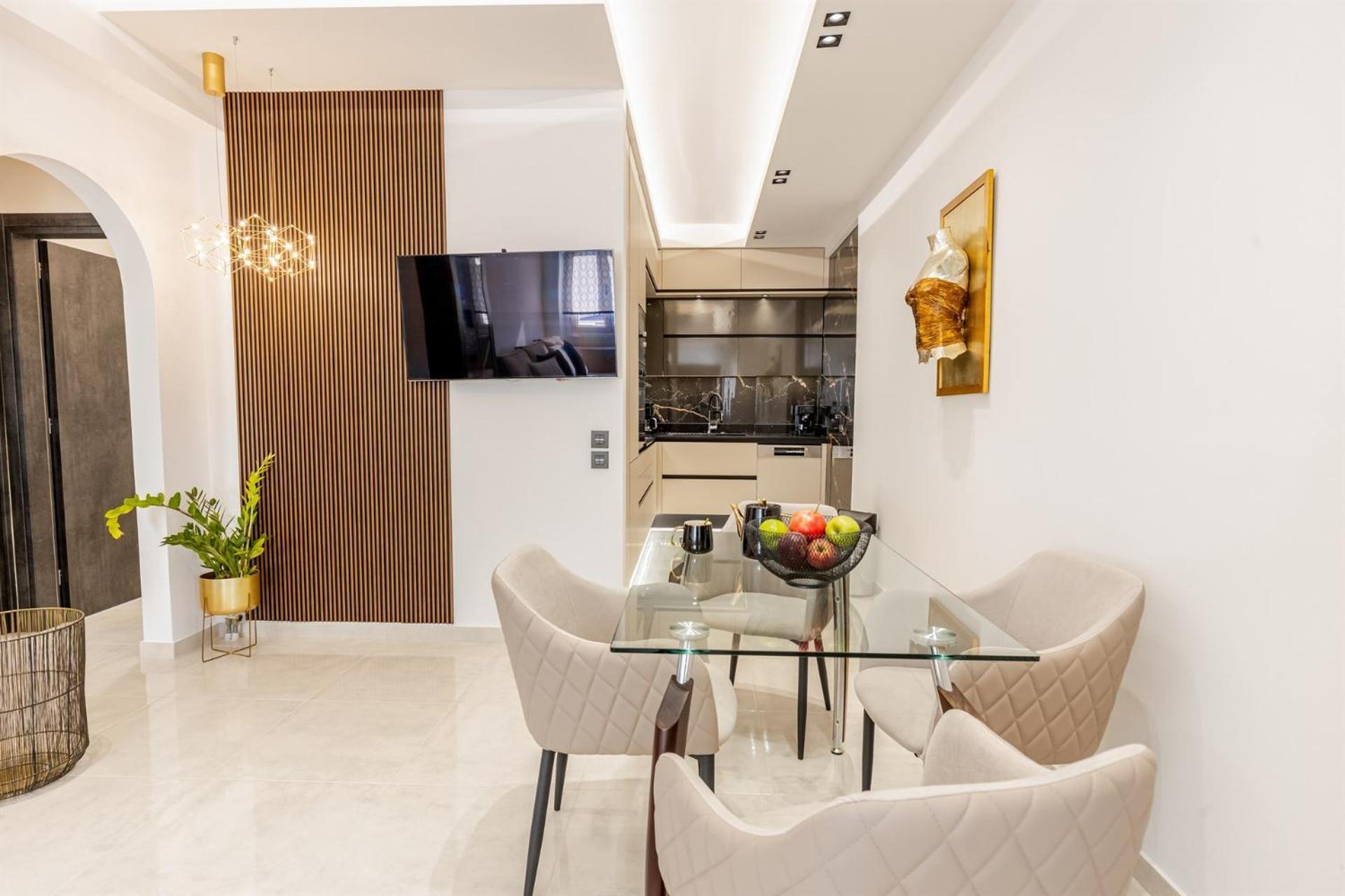 Vivian'S Luxury Suite Монемвазия Экстерьер фото