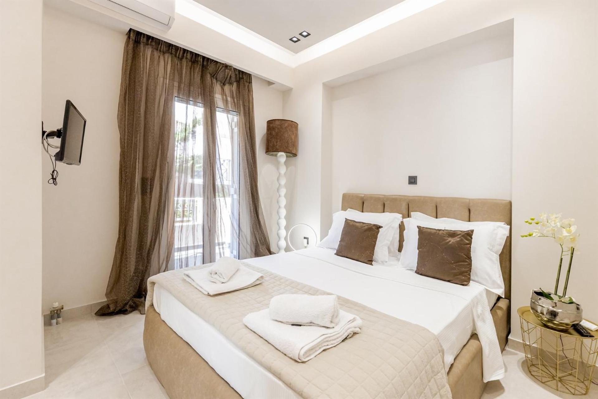 Vivian'S Luxury Suite Монемвазия Экстерьер фото