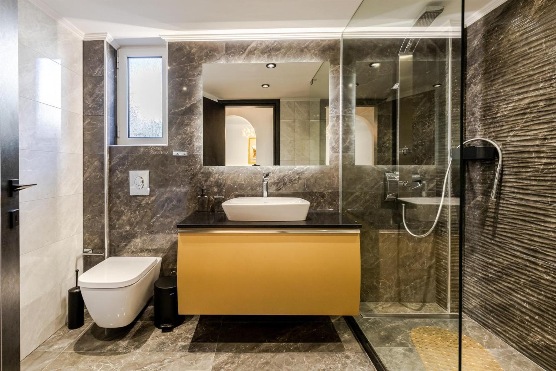 Vivian'S Luxury Suite Монемвазия Экстерьер фото