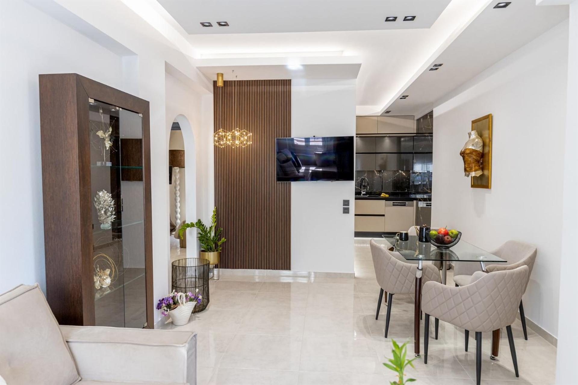 Vivian'S Luxury Suite Монемвазия Экстерьер фото